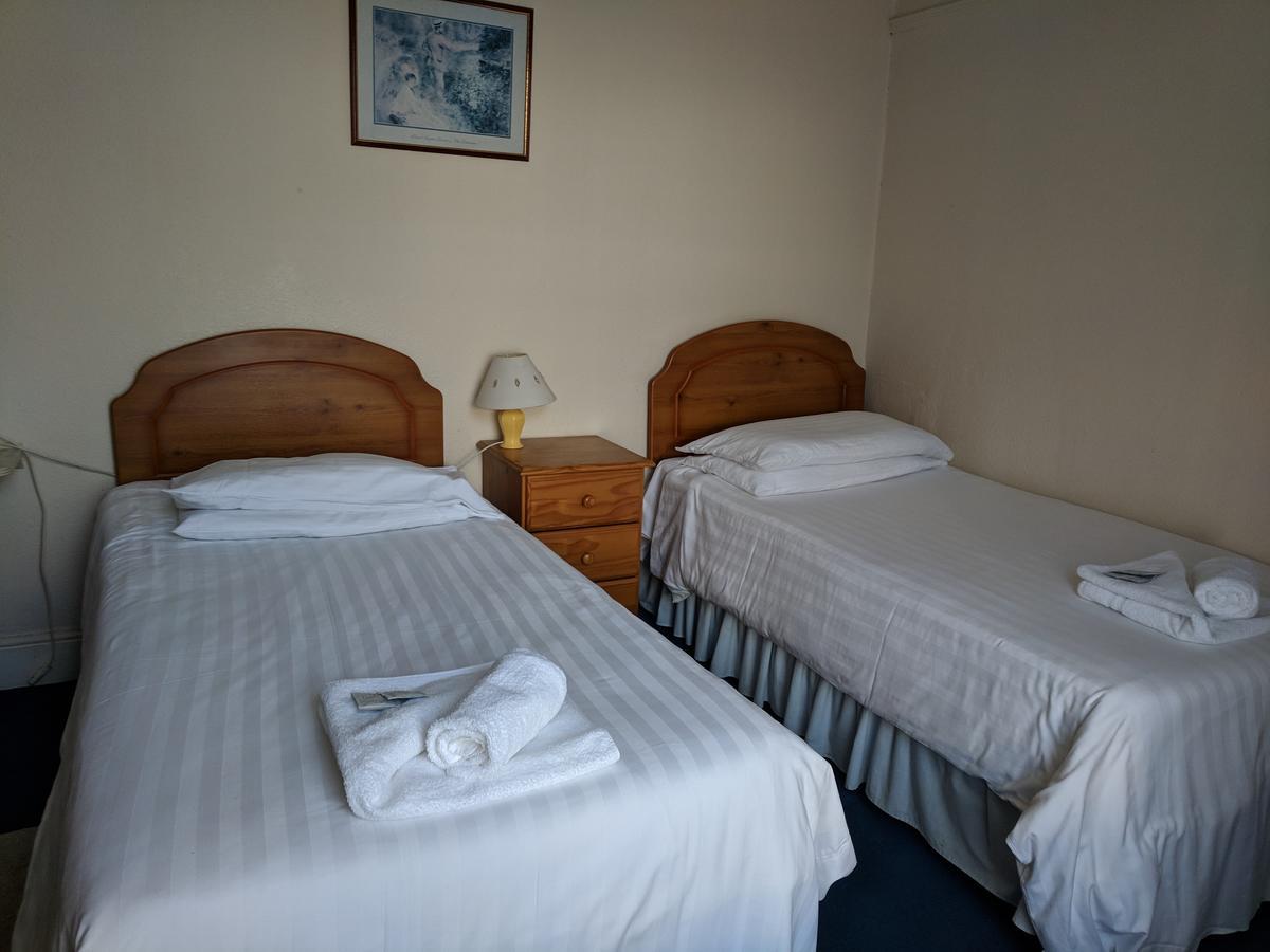 The Castle Hotel Lampeter Luaran gambar